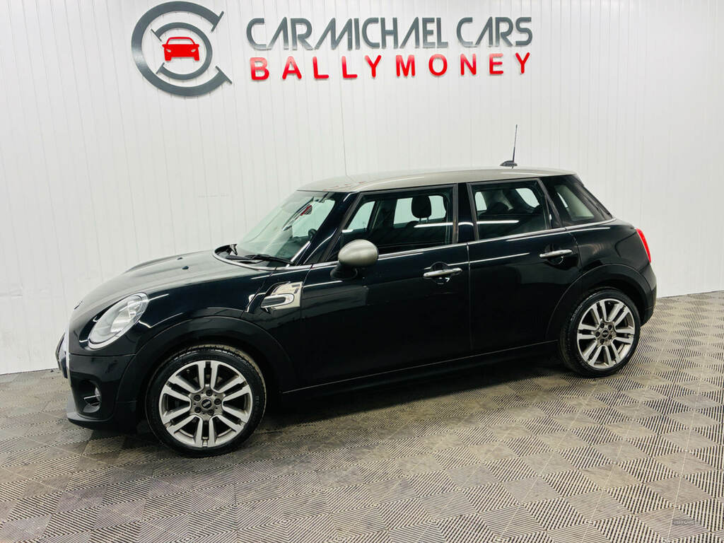 Mini Hatch 1.5 Cooper Seven WNZ9536 Black #6