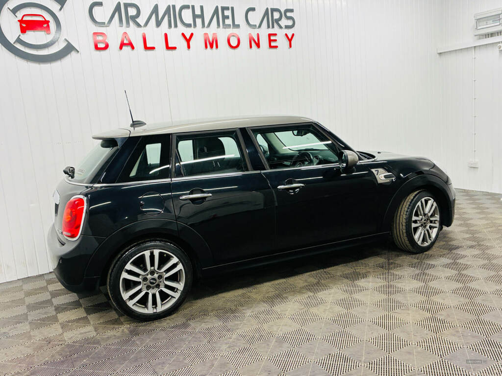 Mini Hatch 1.5 Cooper Seven WNZ9536 Black #5