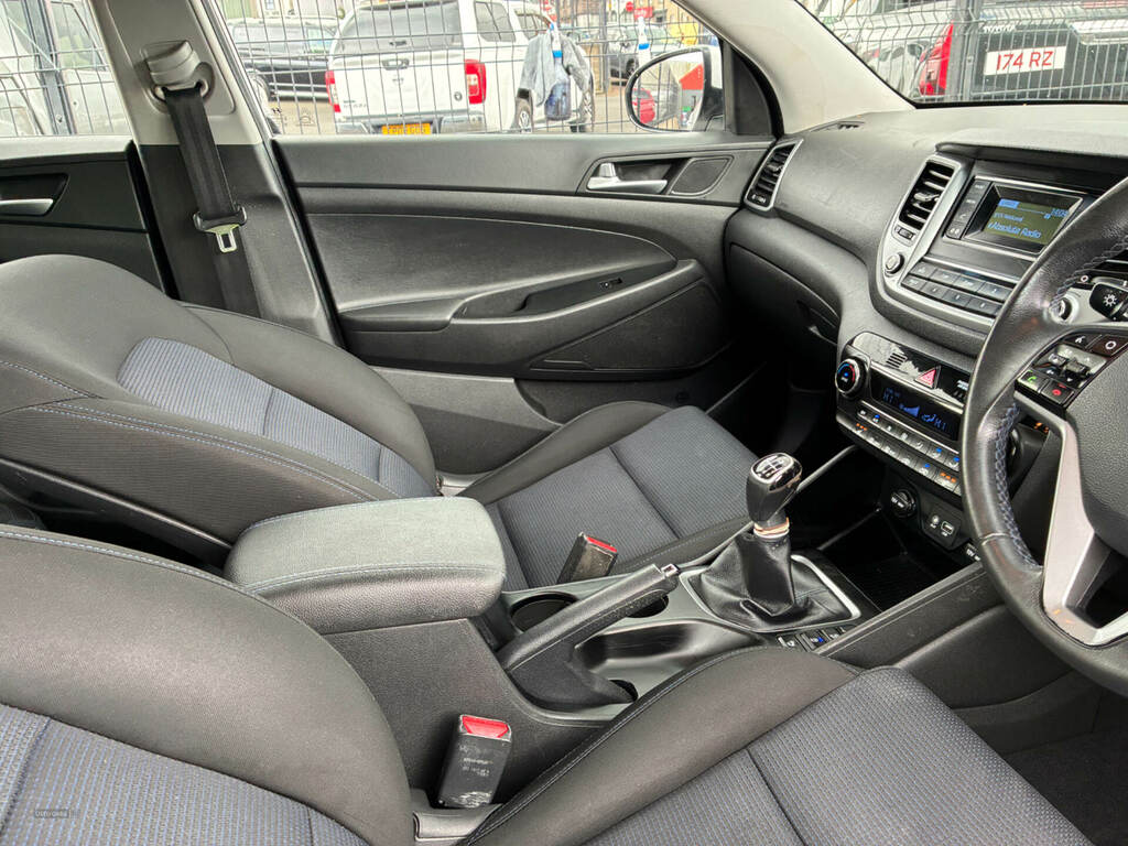 Hyundai Tucson 1.7 Crdi Blue Drive Se 2Wd VXZ7228 White #2