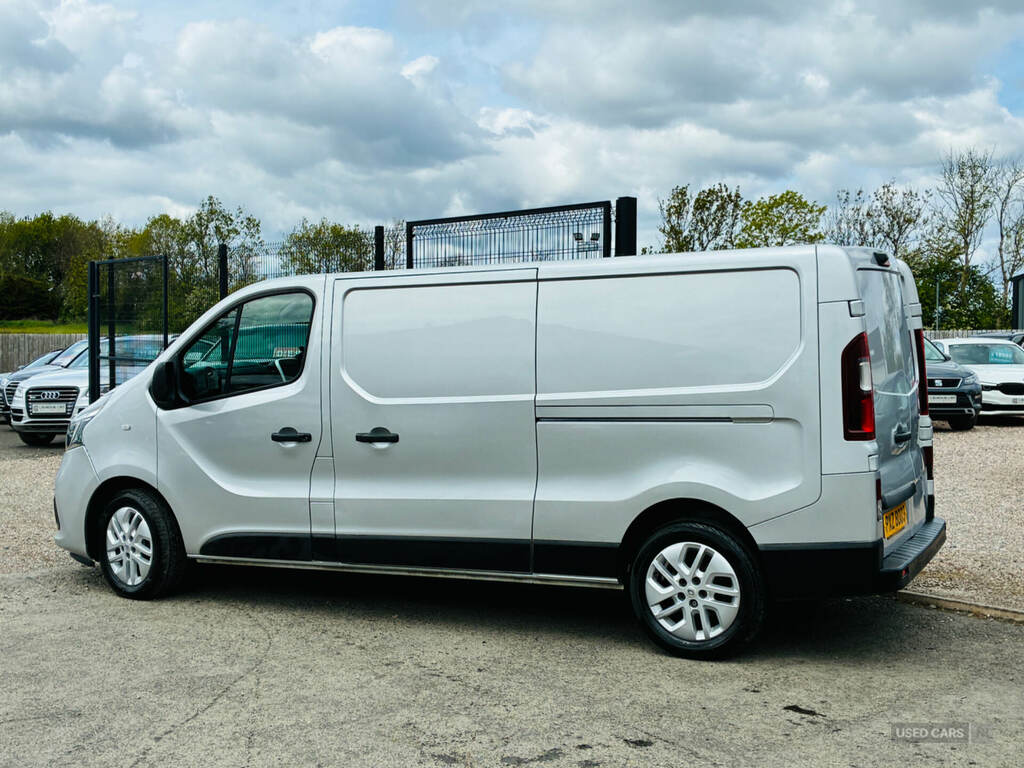 Renault Trafic Ll30 Energy Dci 120 Sport Nav Van PXZ8003 Silver #6