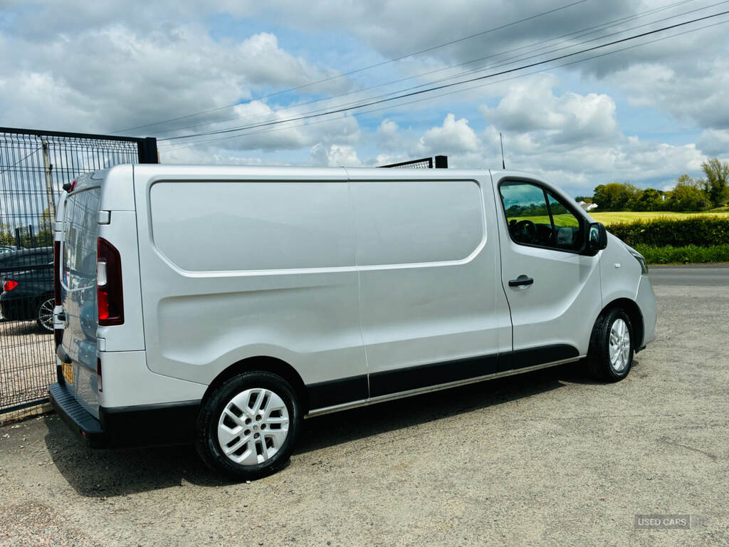 Renault Trafic Ll30 Energy Dci 120 Sport Nav Van PXZ8003 Silver #5