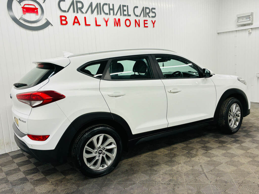 Hyundai Tucson 1.6 Gdi Blue Drive Se 2Wd SD18UYY White #3