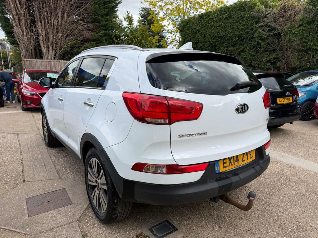 Kia Sportage 2.0 Crdi Kx-3 Awd Euro 5 White #4