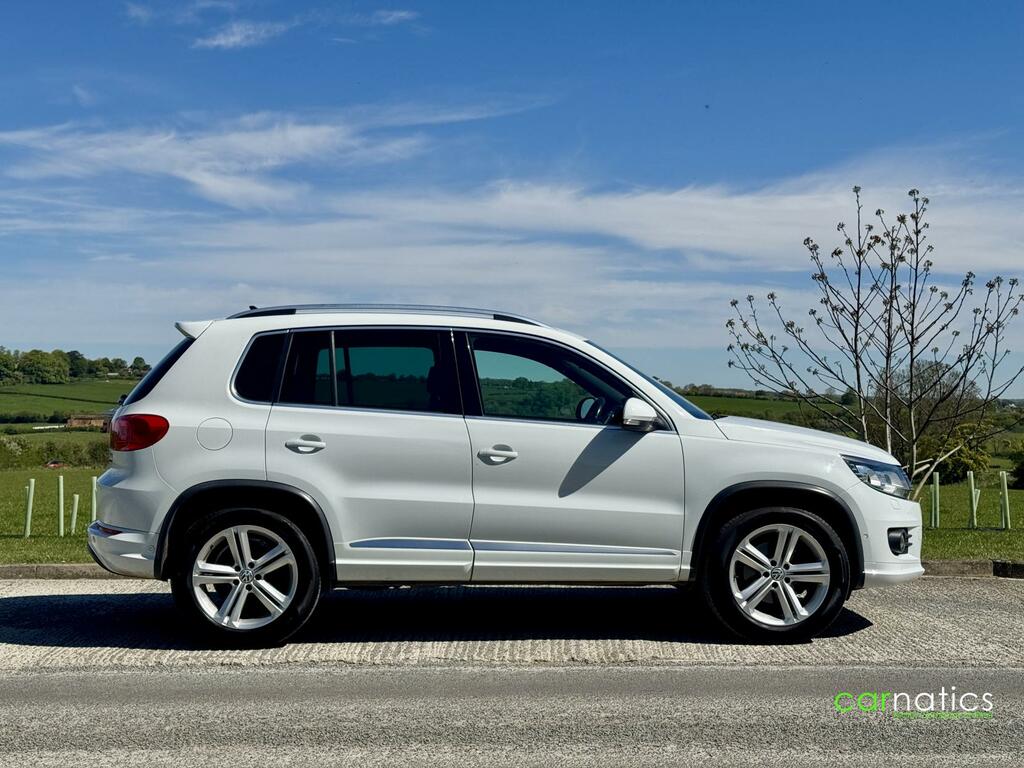 Volkswagen Tiguan 2.0 Tdi Bluemotion Tech R-line Edition Suv Die WH65ELU White #2