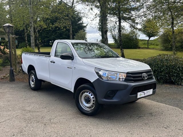 Toyota HILUX 2018 2.4 D-4d Active Pickup 4Wd White