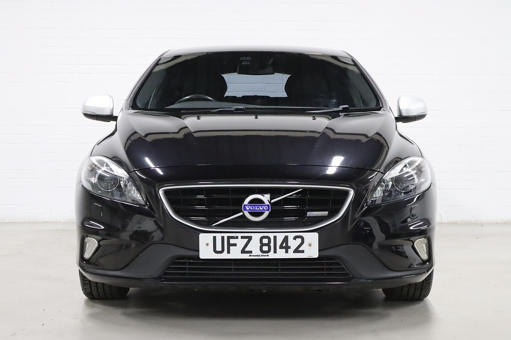 Volvo V40 D2 R-design Lux Black #2
