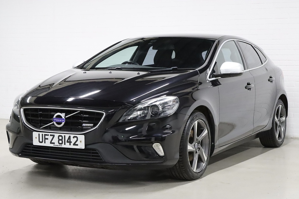 Volvo V40 D2 R-design Lux Black #3