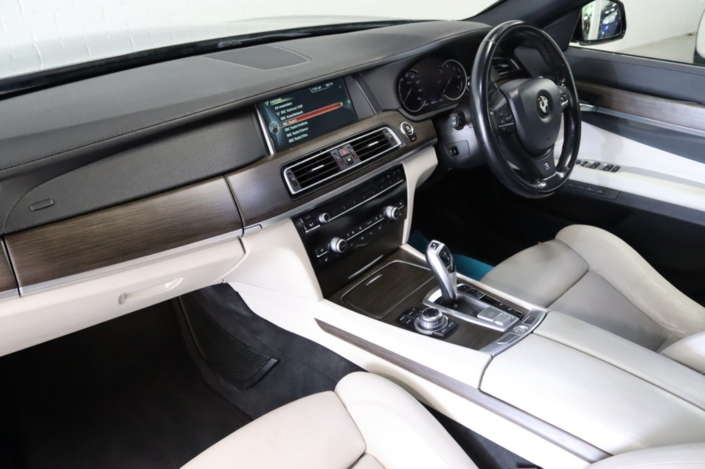 BMW 7 Series 730D Se Blue #10