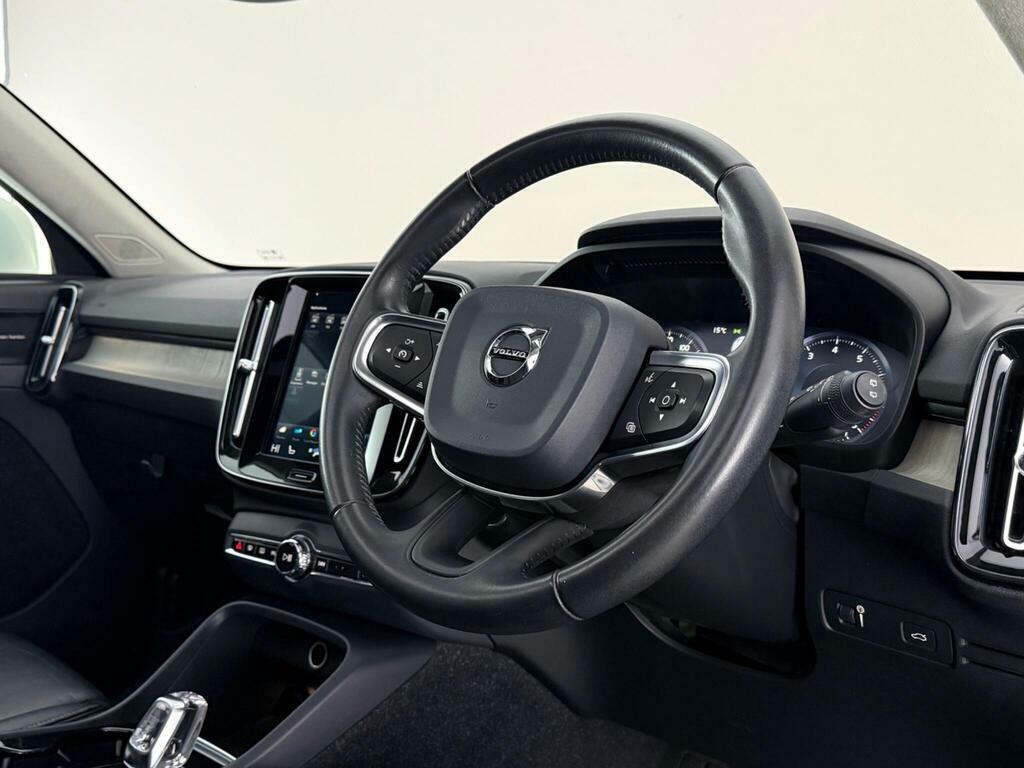 Volvo XC40 2.0 T4 Inscription Pro Awd Euro 6 Ss YG19RLU White #3