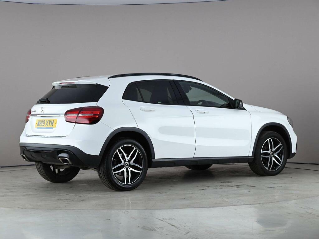 Mercedes-Benz GLA Class 1.6 Gla180 Urban Edition Euro 6 Ss WH19XYM White #4