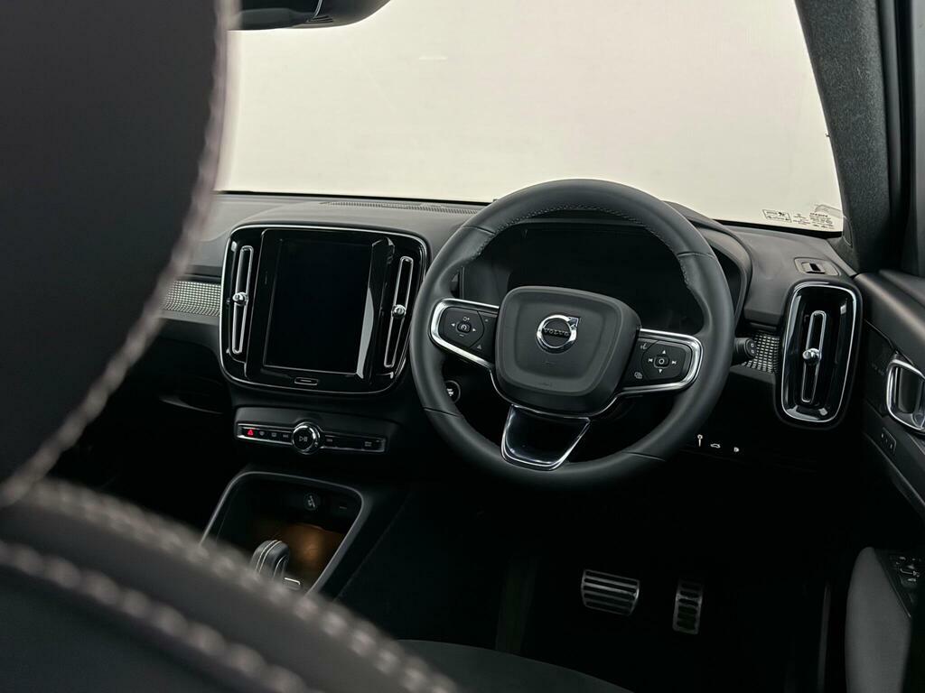 Volvo XC40 1.5H T5 Recharge 10.7Kwh Ultimate Dark Euro 6 BK22CLN Black #3