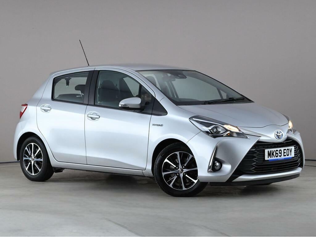 Toyota Yaris 1.5 Vvt-h Icon Tech E-cvt Euro 6 Ss Silver