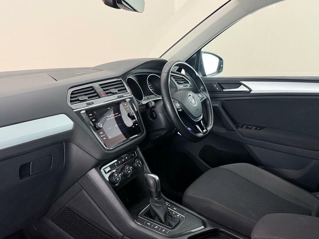 Volkswagen Tiguan 1.5 Tsi Evo Match Dsg Euro 6 Ss LR70JHA Black #4