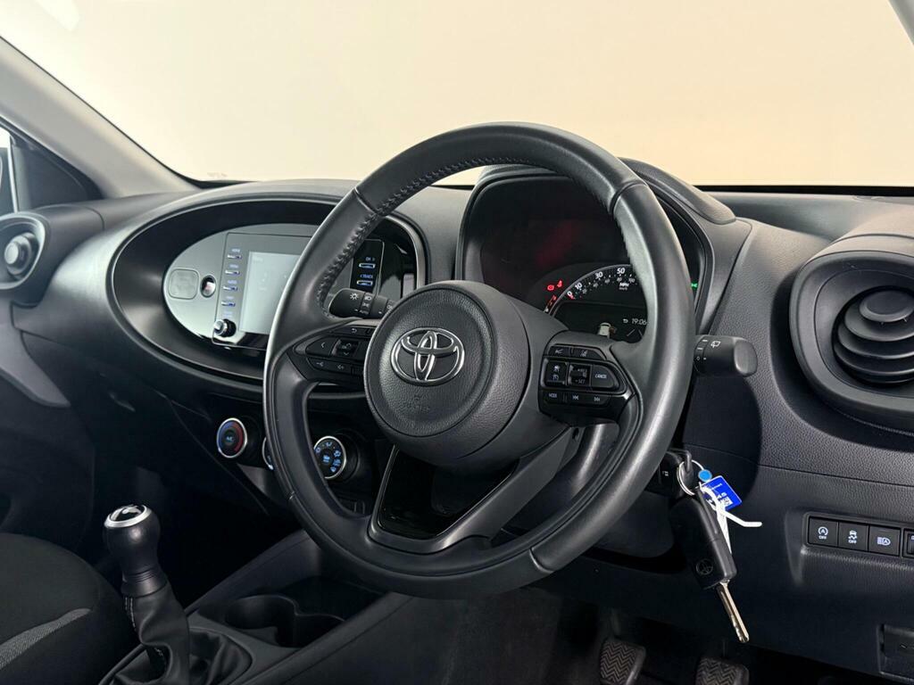 Toyota Aygo X 1.0 Vvt-i Pure Euro 6 Ss YT23KCX Silver #3
