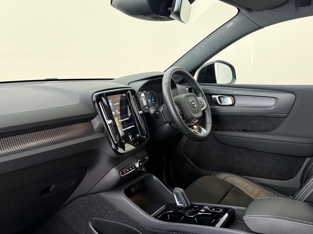 Volvo XC40 1.5H T4 Recharge 10.7Kwh Plus Euro 6 Ss LS22GVL Black #4