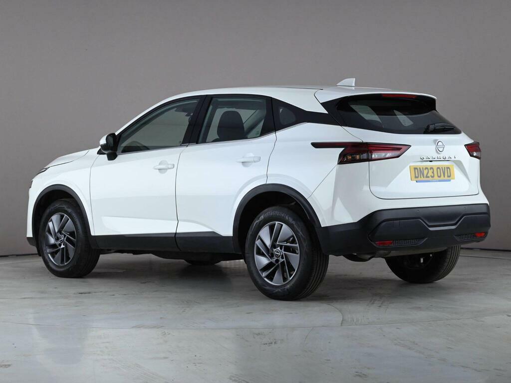Nissan Qashqai 1.3 Dig-t Mhev Acenta Premium Euro 6 Ss DN23OVD White #6