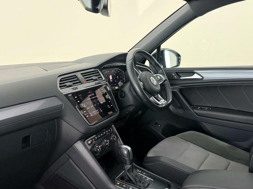 Volkswagen Tiguan 1.5 Tsi Evo R-line Tech Dsg Euro 6 Ss LT20NPK Black #4