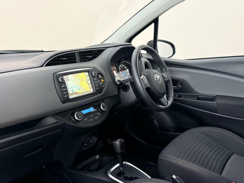 Toyota Yaris 1.5 Vvt-h Icon Tech E-cvt Euro 6 Ss LR69YXO Silver #4