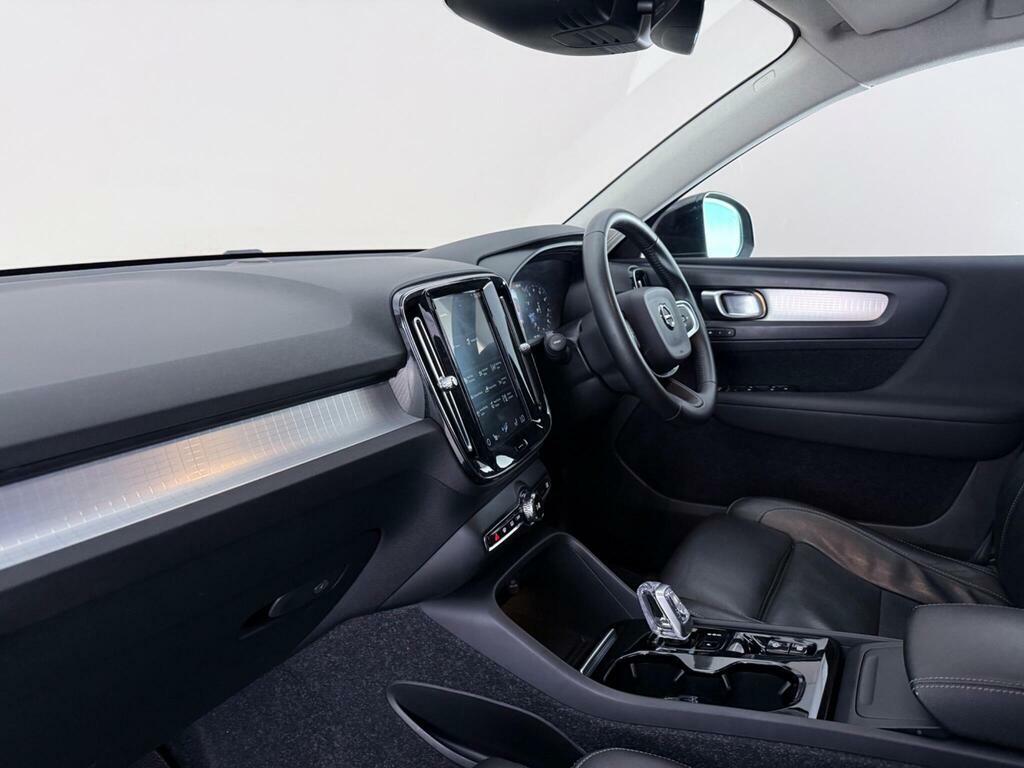 Volvo XC40 1.5 T3 Inscription Pro Euro 6 Ss KM20SWN Black #4
