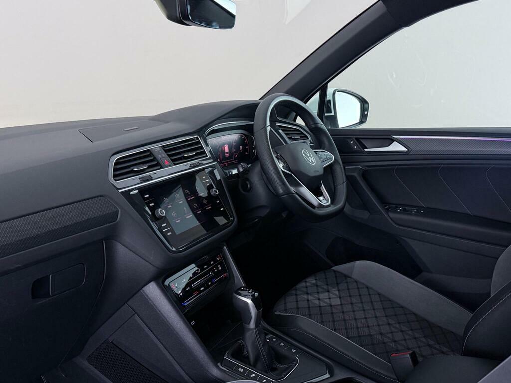 Volkswagen Tiguan 1.5 Tsi R-line Dsg Euro 6 Ss MT21RFX White #4
