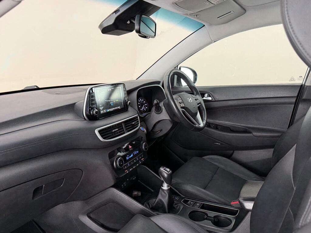 Hyundai Tucson 1.6 Gdi Premium Euro 6 Ss RF19OVL White #4