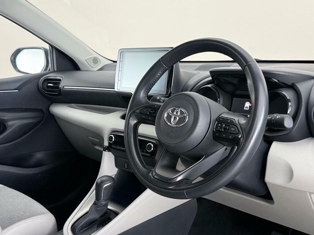 Toyota Yaris 1.5 Vvt-h Excel E-cvt Euro 6 Ss LV22VYK Silver #3
