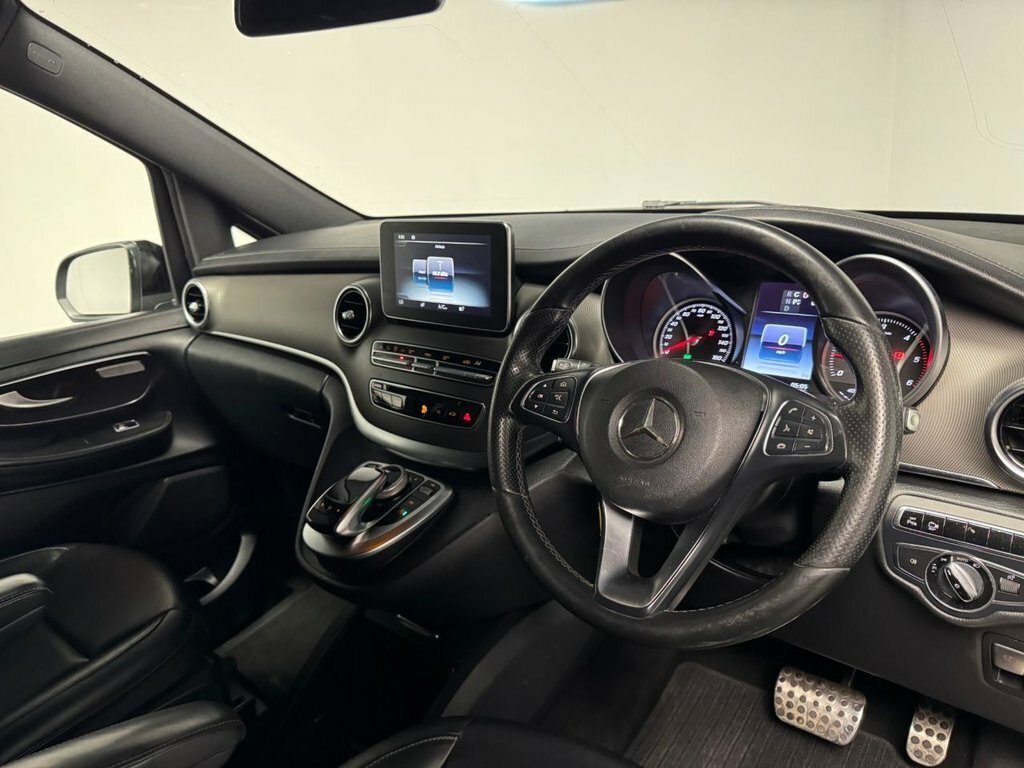 Mercedes-Benz V Class 2.2L Sport Black #3