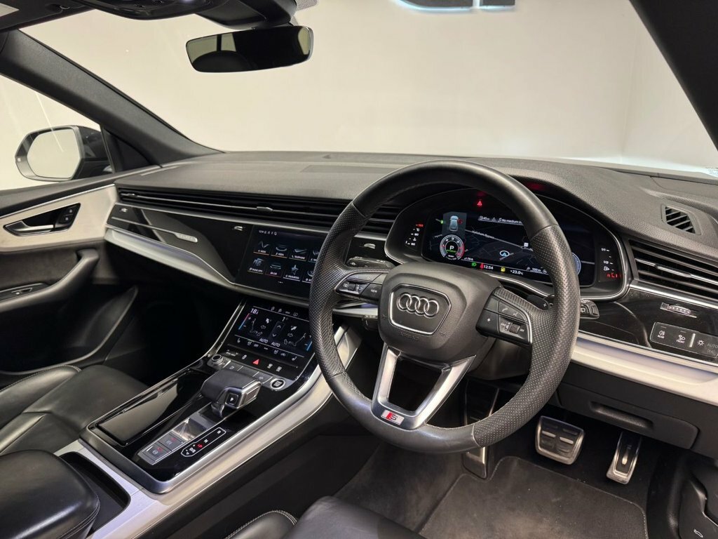 Audi Q8 3L S Line YD21KWX Black #3