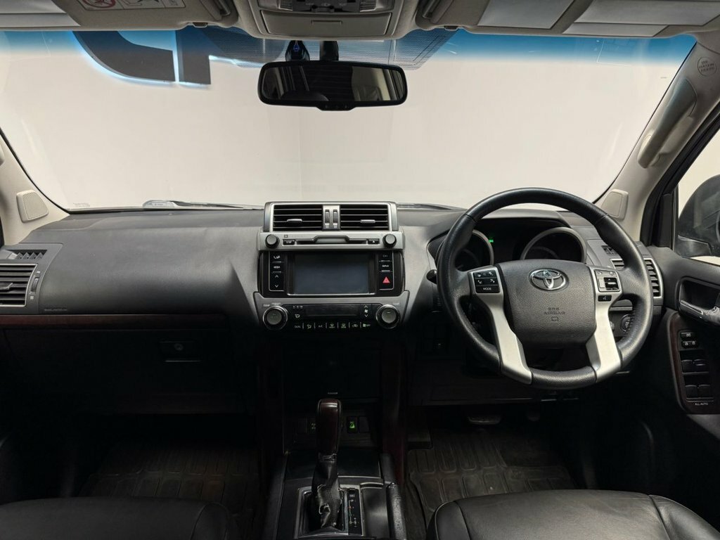 Toyota Land Cruiser 2.8 D-4d Icon 7 Seats - 2017 67 White #27