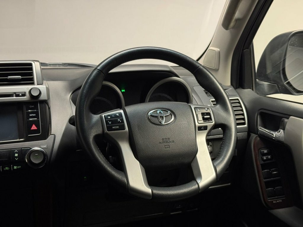 Toyota Land Cruiser 2.8 D-4d Icon 7 Seats - 2017 67 White #28