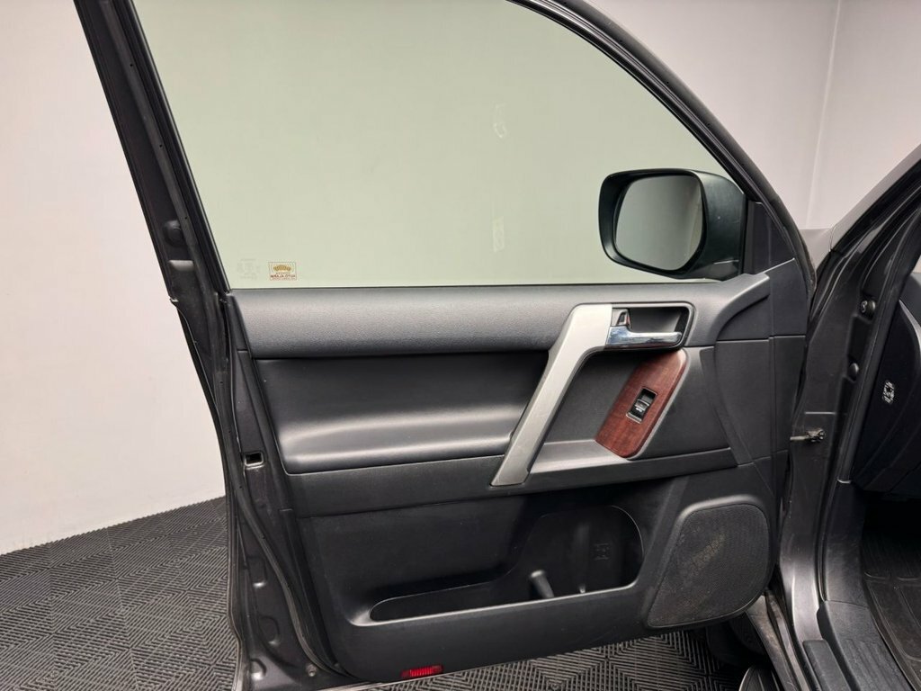Toyota Land Cruiser 2.8 D-4d Icon 7 Seats - 2017 67 White #47