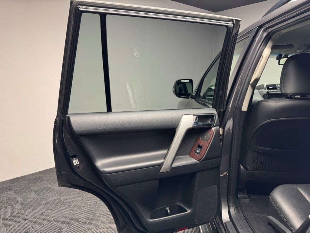 Toyota Land Cruiser 2.8 D-4d Icon 7 Seats - 2017 67 White #48