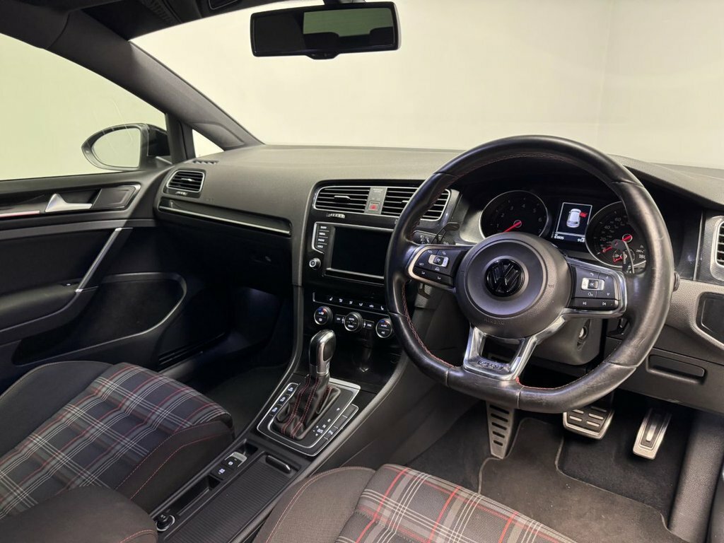 Volkswagen Golf 2L Gti Performance YY16ULG White #3