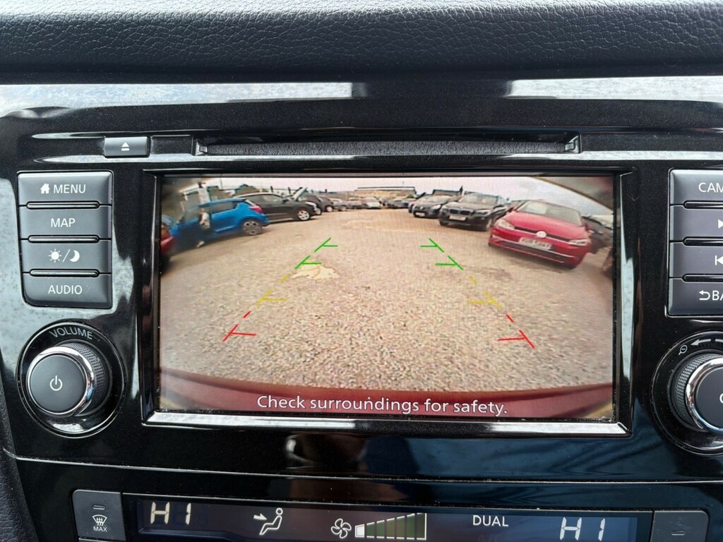 Nissan Qashqai 1.5 Dci Acenta Premium Euro 6 Ss CU68ZZW Red #4