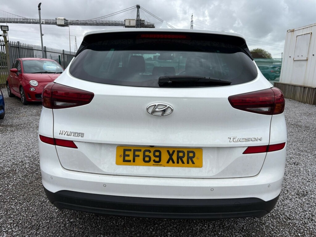 Hyundai Tucson 1.6 Gdi Se Nav Euro 6 Ss EF69XRR White #6