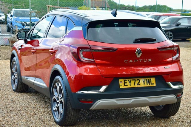 Renault Captur 1.6 E-tech Techno Suv Hybrid Euro EY72YML Red #5