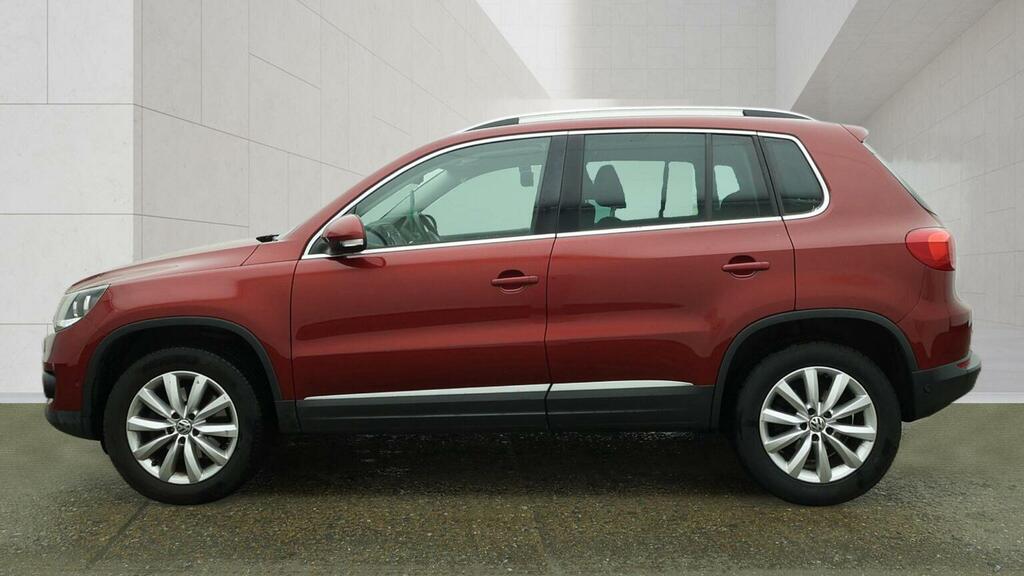 Volkswagen Tiguan Suv 2.0 Tdi Bluemotion Tech Match Dsg 4Wd Euro 5 PJ63JYX Red #3