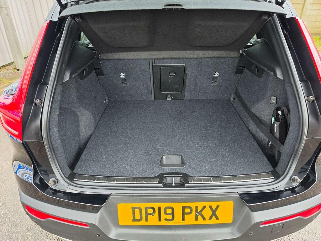 Volvo XC40 Suv 1.5 T3 R-design Euro 6 Ss 201919 DP19PKX Black #6