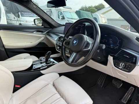 BMW 5 Series 2.0 530E M VK71BLN #3