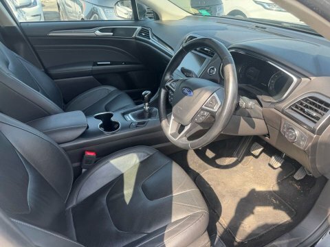 Ford Mondeo 2.0 Mondeo Titanium AY69XVE #3