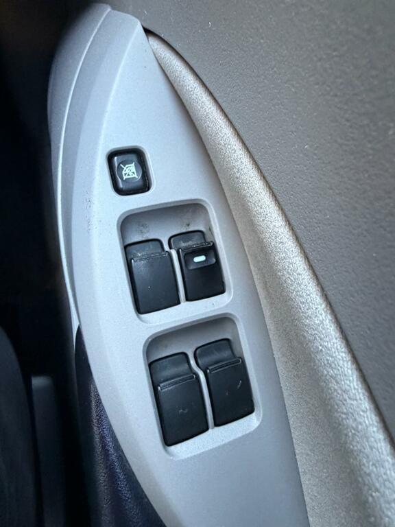 Mitsubishi Grandis 2.4 Warrior Silver #16