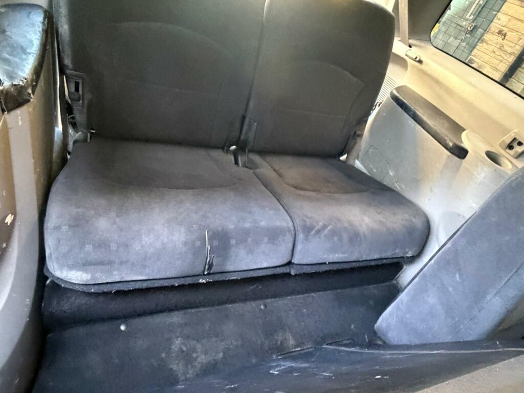 Mitsubishi Grandis 2.4 Warrior Silver #8