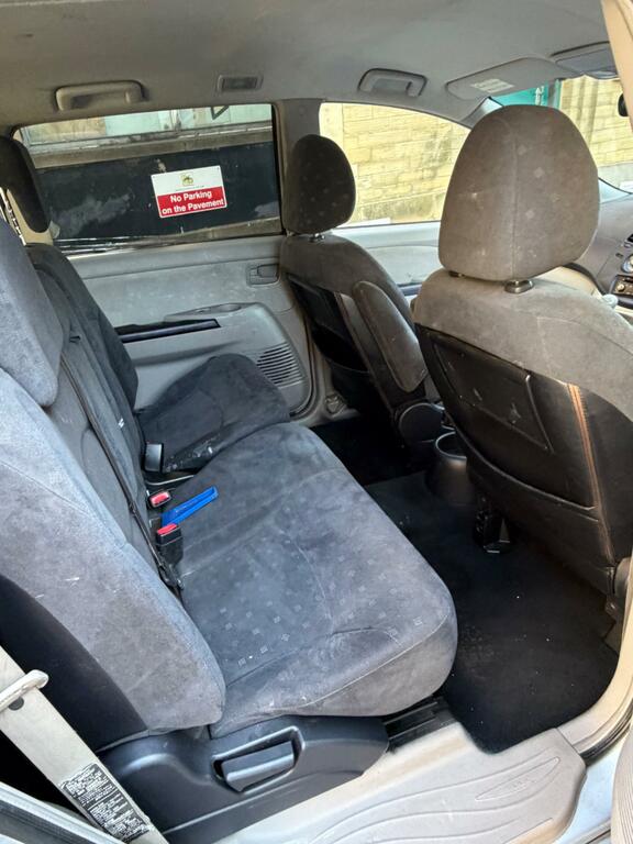 Mitsubishi Grandis 2.4 Warrior Silver #10