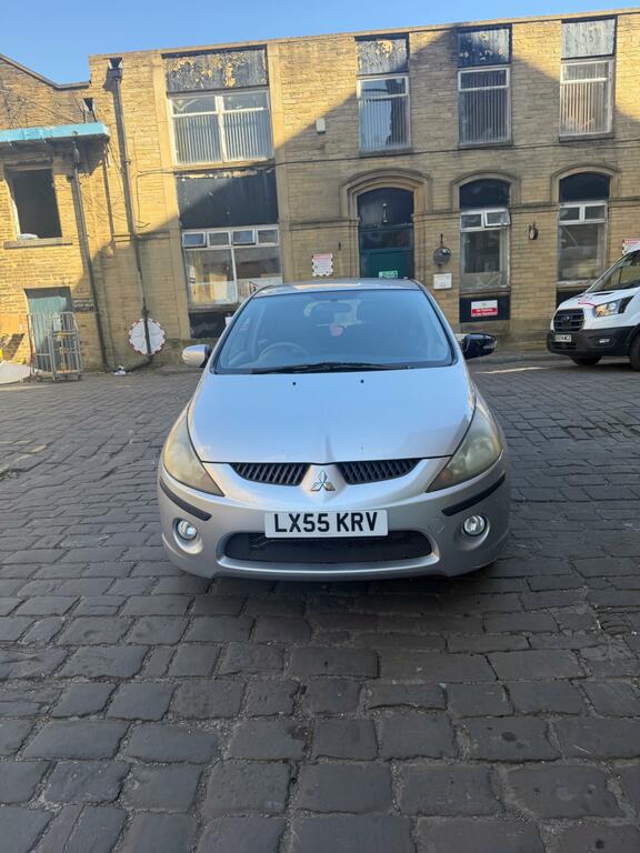 Mitsubishi Grandis 2.4 Warrior Silver #2