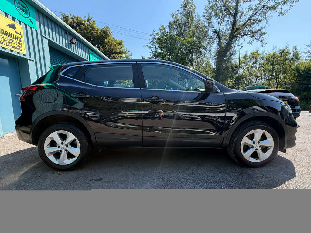 Nissan Qashqai 1.5 Qashqai Acenta Premium Dci BF69XPC Black #3