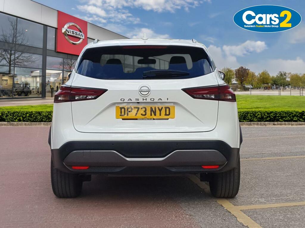 Nissan Qashqai 1.3 Dig-t Mh N-connecta DP73NYD White #4
