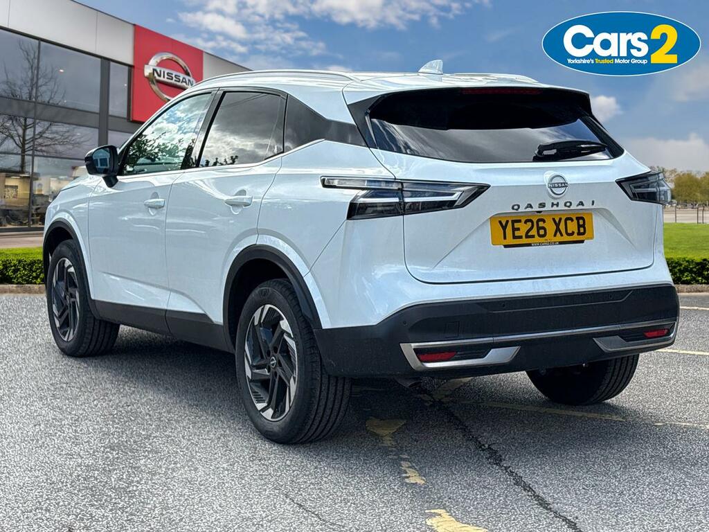 Nissan Qashqai 1.3 Dig-t Mh N-connecta YE26XCB White #5