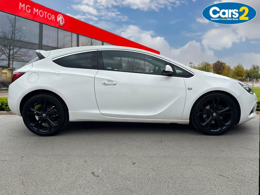 Vauxhall Astra GTC 1.4T 16V Limited Edition White #2