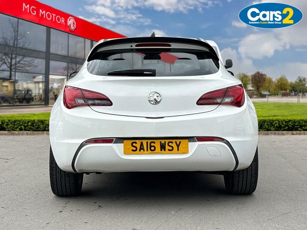 Vauxhall Astra GTC 1.4T 16V Limited Edition White #4