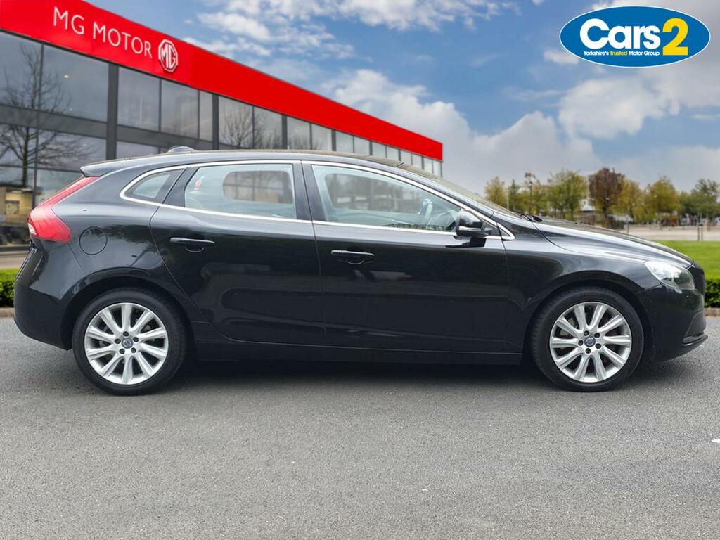 Volvo V40 D2 120 Se Lux Geartronic BP15LHC Black #2